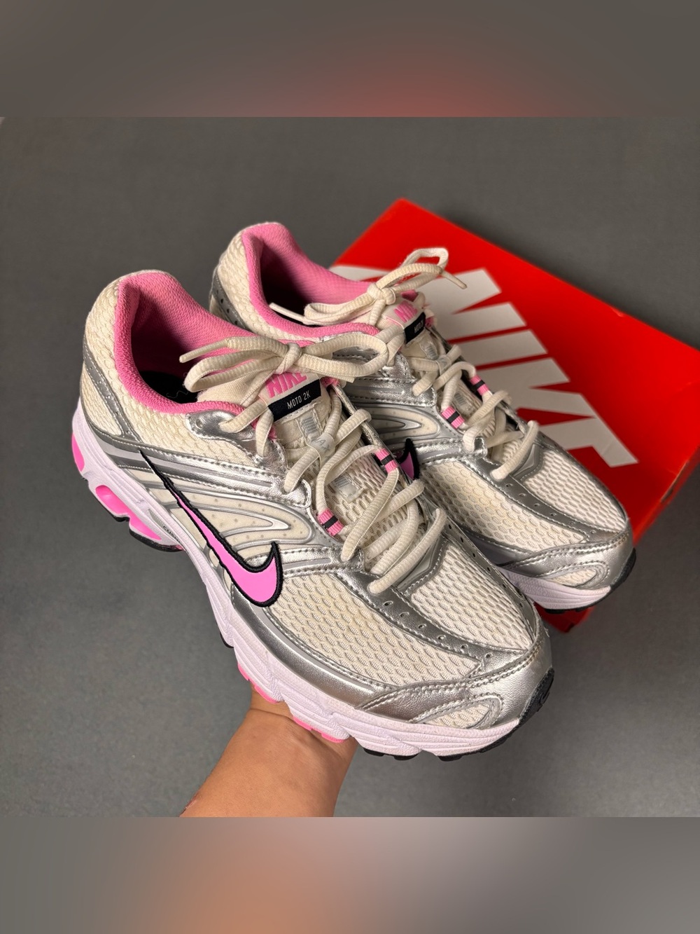 Nike W Air Max Moto 2K White Pink Spell Women's Size 9